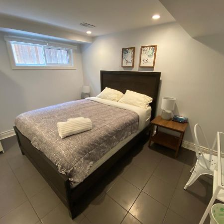 Yonge And Finch Subway !S Spacious And Modern Private Bd With Shared Bathroom Торонто Экстерьер фото